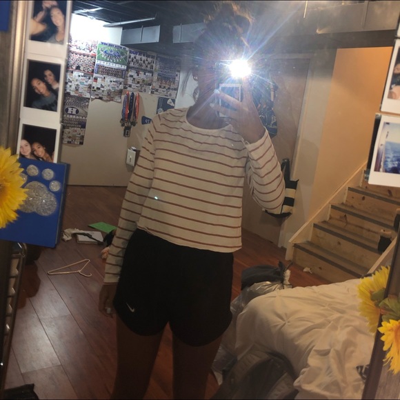 Cut striped crop top - Picture 2 of 4